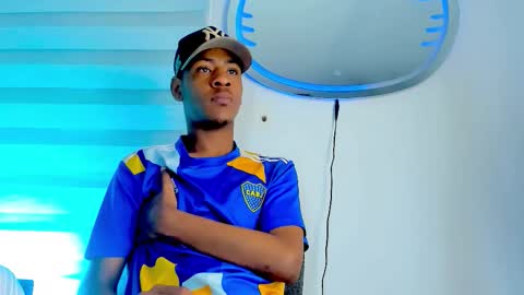 tiago_xxx_ online show from November 12, 2025, 12:00 am