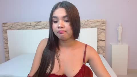 tianaglow4 online show from January 24, 2025, 4:06 pm