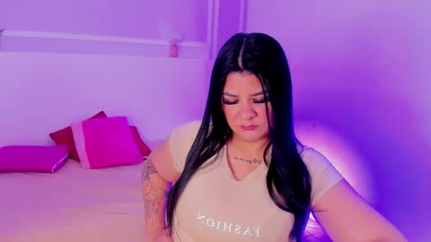 tiannagloww online show from February 13, 2026, 6:59 pm