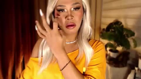 Snapshot of tiara_perezx chatting on February 7, 2026, 6:44 pm Sam online show from February 7, 2026, 6:44 pm