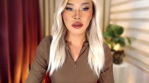 Snapshot of tiara_perezx chatting on February 24, 2026, 6:50 pm Sam online show from February 24, 2026, 6:50 pm