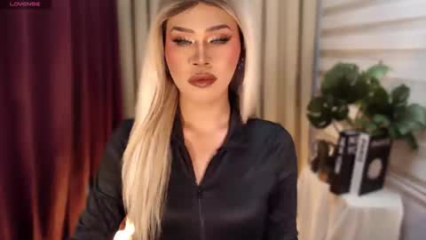 Snapshot of tiara_perezx chatting on March 4, 2026, 7:47 am Sam online show from March 4, 2026, 7:47 am