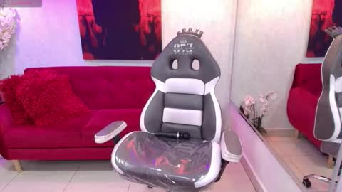 Snapshot of tiara_r chatting on March 17, 2026, 8:01 pm Tiara online show from March 17, 2026, 8:01 pm