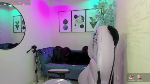 Tiara  online show from May 31, 2026, 3:26 am