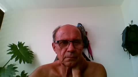 tiaretiareopui online show from January 17, 2025, 8:24 am