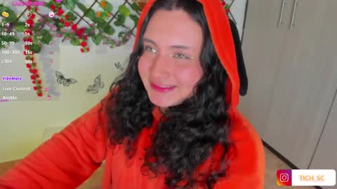 Snapshot of tich___ chatting on June 4, 2026, 4:46 pm tich___ online show from June 4, 2026, 4:46 pm