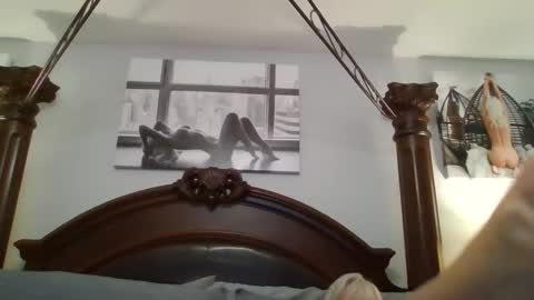 ticklemepink696969 online show from December 3, 2024, 4:50 pm