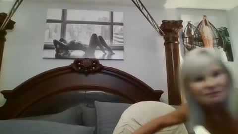 ticklemepink696969 online show from December 26, 2024, 1:51 am