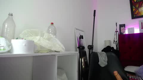 Tifanny Nails  online show from September 9, 2025, 12:05 pm