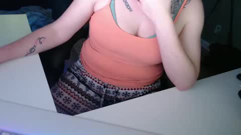 tiff4yew online show from October 16, 2025, 6:25 am