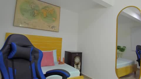 Snapshot of tiffanny_doll_ chatting on April 18, 2026, 1:04 pm T I F F A N N Y online show from April 18, 2026, 1:04 pm