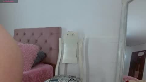 Tifanny online show from February 18, 2025, 2:06 pm