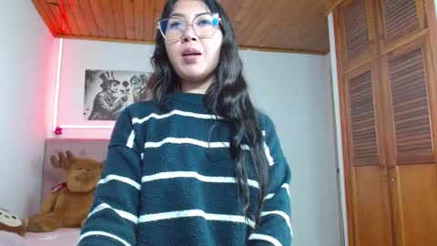 Tifanny online show from December 3, 2025, 4:42 am