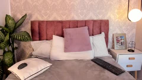 Tiffany Becker online show from December 23, 2024, 7:30 pm