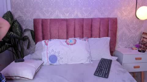 Tiffany Becker online show from January 30, 2025, 2:06 am