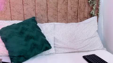 Tiffany Becker online show from October 14, 2025, 11:44 am