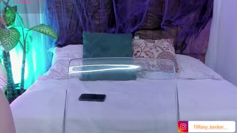 Tiffany Becker online show from October 18, 2025, 11:55 am