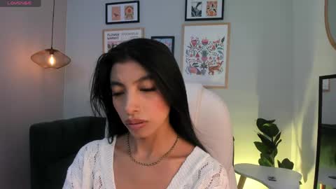 tiffany_low online show from April 19, 2026, 3:22 pm