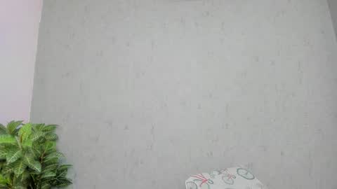 tiffany_mendez online show from November 24, 2025, 12:05 pm