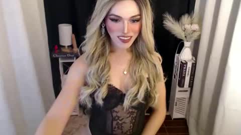 tiffany online show from December 2, 2025, 7:09 pm