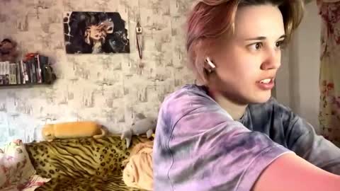 Snapshot of tiffanydziewanowski chatting on April 12, 2026, 2:00 pm Tiffany online show from April 12, 2026, 2:00 pm