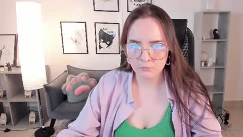 tiffanyglow online show from July 8, 2026, 7:35 am