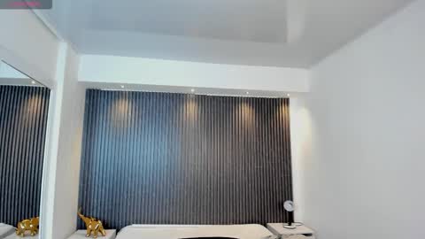 tiffanyhoustton online show from February 11, 2026, 11:48 am