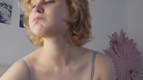 tiffanyjons online show from January 8, 2025, 6:09 pm