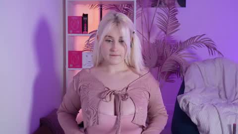 tiffanyjons online show from March 24, 2026, 6:02 pm