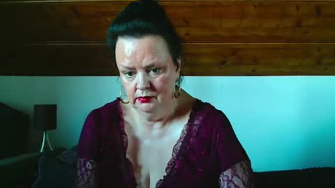 TiffanyMature online show from November 22, 2025, 11:31 am