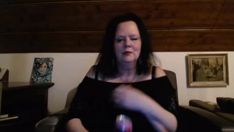 Snapshot of tiffanymature chatting on April 28, 2026, 8:14 pm TiffanyMature online show from April 28, 2026, 8:14 pm