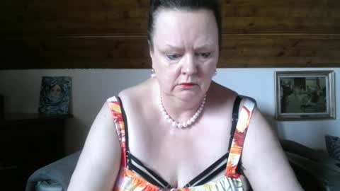 Snapshot of tiffanymature chatting on May 8, 2026, 7:14 am TiffanyMature online show from May 8, 2026, 7:14 am