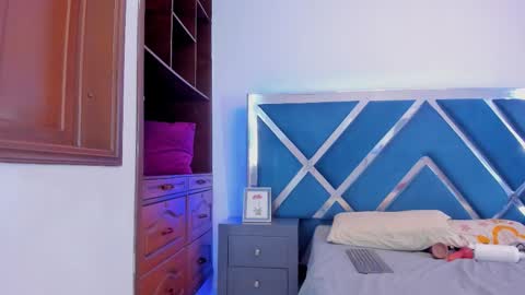 Tiffany Miller online show from November 21, 2025, 2:16 pm