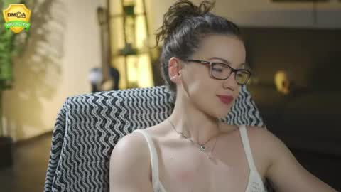 tiffanyriox online show from June 11, 2026, 11:58 pm