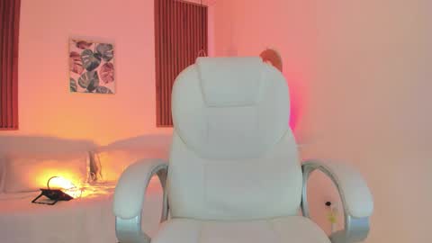 Tiffany online show from October 12, 2025, 1:10 pm