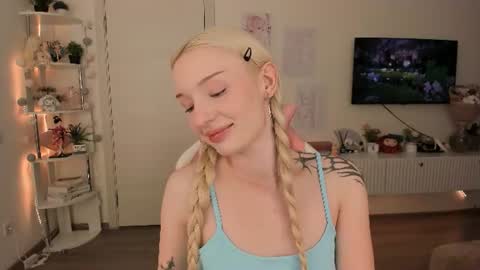 Snapshot of tiffy_fox chatting on July 7, 2026, 3:20 am Tiffany online show from July 7, 2026, 3:20 am