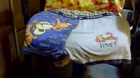 Twig and berries... online show from March 30, 2026, 4:13 am