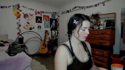 Snapshot of tiggerrosey chatting on January 2, 2025, 12:45 am All my Links online show from January 2, 2025, 12:45 am