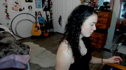 Snapshot of tiggerrosey chatting on February 21, 2025, 10:59 pm All my Links online show from February 21, 2025, 10:59 pm