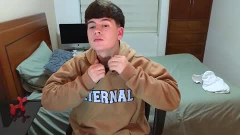 Snapshot of tightncuteass chatting on September 30, 2025, 11:21 pm Camilo online show from September 30, 2025, 11:21 pm