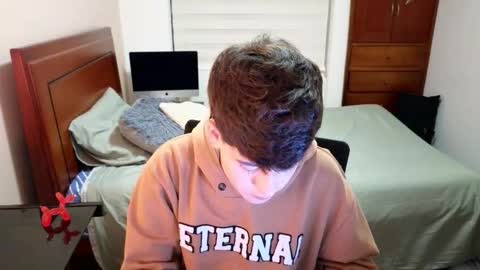 Snapshot of tightncuteass chatting on October 23, 2025, 12:32 am Camilo online show from October 23, 2025, 12:32 am