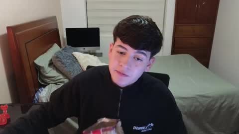 Snapshot of tightncuteass chatting on October 24, 2025, 2:41 am Camilo online show from October 24, 2025, 2:41 am