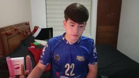 Snapshot of tightncuteass chatting on December 14, 2025, 1:22 am Camilo online show from December 14, 2025, 1:22 am