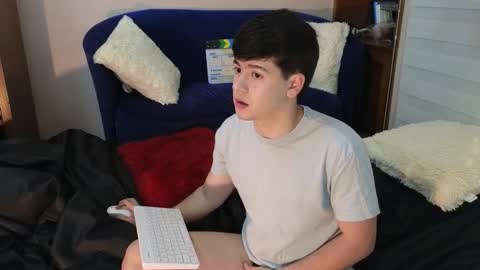 Snapshot of tightncuteass chatting on March 1, 2026, 2:24 am Camilo online show from March 1, 2026, 2:24 am