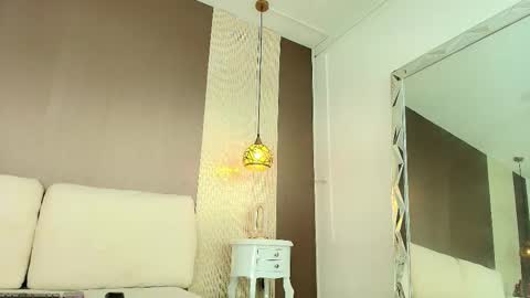 T I F F A N Y online show from February 25, 2026, 8:51 pm