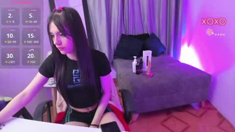 tiinajonus_ online show from July 7, 2026, 3:53 am