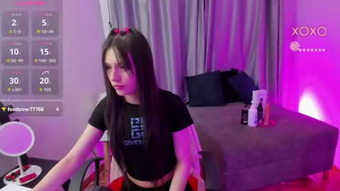 tiinajonus_ online show from July 18, 2026, 4:49 am