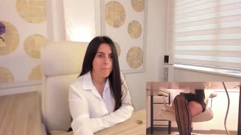 tiinyangel online show from February 18, 2026, 1:18 pm