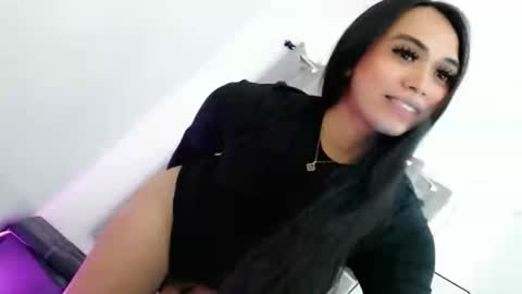 Snapshot of tijanafox chatting on December 22, 2025, 4:42 am Tijana online show from December 22, 2025, 4:42 am