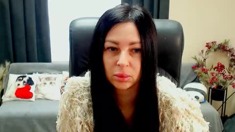 Luisa online show from April 13, 2026, 7:47 am